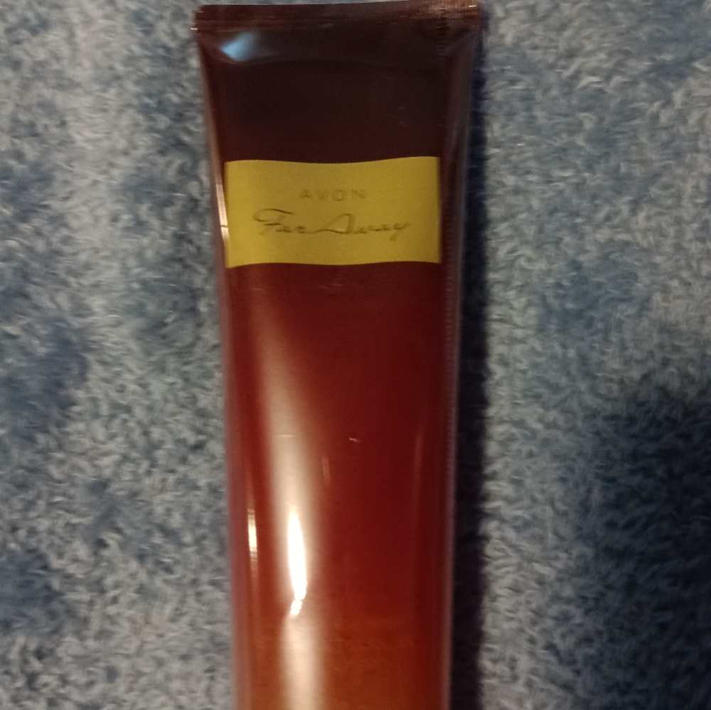 Far away body wash